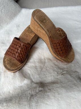 White Mountain Woven Brown leather Cork Wedge Slide Sandals - size 7.5